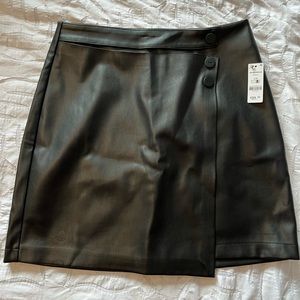 BRAND NEW LEATHER MINI SKIRT